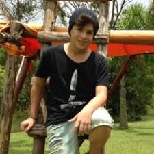 Jun 15, 2021 · namorados na vida real, lucas santos, de carrosel, e vittoria dutra estrelam beijo em clipe. Lucas Santos Age Bio Faces And Birthday
