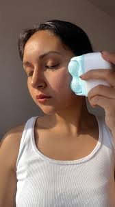 Ice roller🧊, Tenes que incorporar este dispositivo en tu rutina 💆🏻, Los  rodillos de hielo revitalizan y reafirman la piel, d&aacute;ndole forma al rostro.  Solo tenes que dejarlo en el congelador por 30 ...