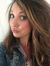 Have you seen this too? — "The Guava Girl aesthetic" 🪷🪞✨🫧 🌷 This  summer's beauty aesthetic is all about high shine gloss and juicy,  fruit-inspired tones that are showing up everywhere—from nails