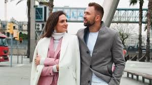 Главный герой телешоу в итоге так и не выберет. Evgeniya Rudenko On Twitter Final Shou Holostyak 10 Sezon Romantika V Barselone Isporchennoe Svidanie I Zavetnoe Kolco