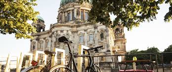 Programme Der Museen Attraktionen Parks Garten In 2020 Berlin Urlaub Freiluftkino Museum Insel
