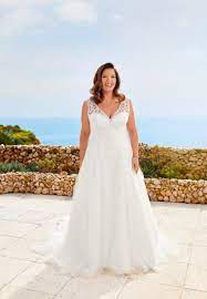 Finden sie das design, das am besten zu ihnen und ihrer hochzeit im jahr 2020 passt, denn es ist f. Brautkleider Aus Satin Tres Chic Bridal Wear