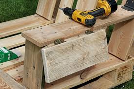 Für eine liege, die aus zwei paletten besteht, einen tisch und zwei stühle benötigt man. Liegestuhl Aus Paletten Selber Bauen Mein Eigenheim