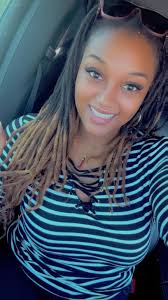 I'm single looking for a partner ❤️❤️ I know that I'm an older woman, and  maybe I'm not as attractive as I used to be, but if anyone wants to meet me