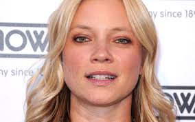 Download Barbara Whitmore Amy Smart TV Show Stargirl HD Wallpaper