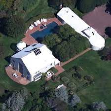 He is known to often collaborate with fellow filmmaker george lucas. Steven Spielberg S House In East Hampton Ny Google Maps 2