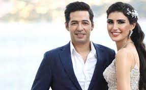 Ağustos ayında kına gecesi düzenleyen i̇dil fırat'ın tören alanına dört kişinin taşıdığı. Mert Firat Ve Idil Firat Evlendi Unluler Dugun Kultur