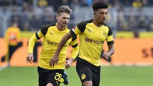Po ostatnim gwizdku piszczek nie był w stanie powstrzymać łez. Lukasz Piszczek Jadon Sancho Marcel Schmelzer Borussia Dortmund Superpuchar Niemiec Sport Tvp Pl