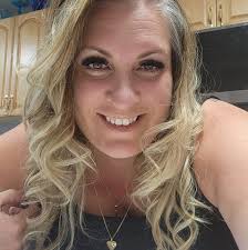 What is the best lash supplier in Canada and what is the best glue to use.