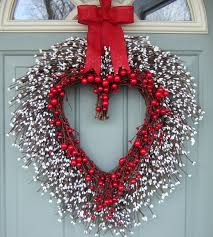 I used less than 1 pack of tissue paper for my valentine's day wreath, and the portion i used made a ton of 1 inch squares. Wonderful Diy 20 Valentine S Day Wreaths