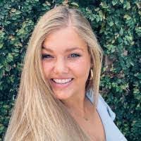 Abigail Follett's Instagram, Twitter & Facebook