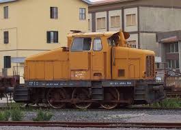 Dieselhydraulische Lok Henschel DH 550 am 18.10.2005 im Bahnhof ...