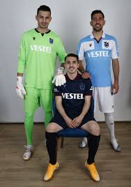 Trabzonspor başkanı, yeni transferlere forma almaları yerine fidan bağışı istedi. Trabzonspor Un Yeni Sezon Formalarinin Fiyatlari Belli Oldu