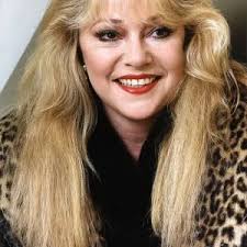 Stephanie Lawrence in Willy Russell's Blood Brothers Print. Art Prints,  Posters & Puzzles from Memory Lane