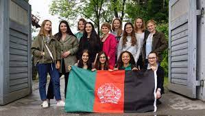 1606 ging sie als laienschwester nach st. Maria Ward Gymnasium Munchen