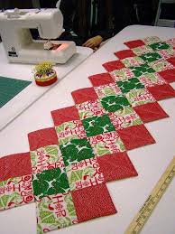 This Zig Zag Runner Is So Easy To Make Quilting Digest Christmas Table Runner Pattern Quilted Table Runners Christmas Quilted Table Runners Patterns