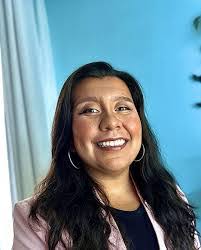 Janis Rios's Instagram, Twitter & Facebook