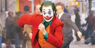 قناة نيوز 18 الأمريكية تكشف عن حالة حقيقية مصابة بالمرض الذي جسده الفنان العالمي خواكين فينيكس في أحدث أفلامه الجوكر. Akhbarak On Twitter Ø§Ù„Ø¬ÙˆÙƒØ± Ø§Ù„Ø­Ù‚ÙŠÙ‚ÙŠ Ø§Ù„Ù‚ØµØ© Ø§Ù„Ù…Ø£Ø³Ø§ÙˆÙŠØ© Ù„Ù„Ø¨Ø·Ù„ Ø³ÙƒØ§ÙŠ Ù†ÙŠÙˆØ² Https T Co G9hujsg1hm