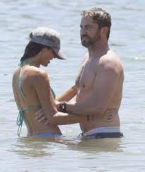 Look at That Smile. Gerard Butler Knows He's Getting Some Ocean Sex | The  Blemish
