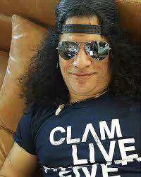 News Slash :: Todd Kerns a terminé l'enregistrement de son prochain projet  solo TKO, Slash profite de son week end