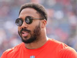 Browns Myles Garrett bares all