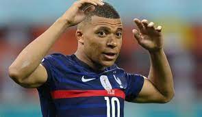 Nike released mbappé's first mercurial. K Ms3cgwsrizjm