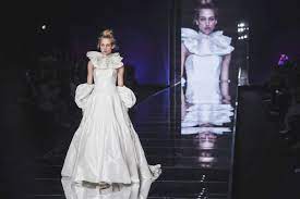 Come andare all'altare in 3 o 4! Elisabetta Polignano Firma Gli Abiti Da Sposa Mamma E Figlia Sbirilla Blog