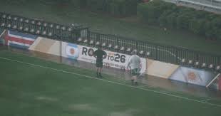 Del diluvio y los rayos a los secadores: así mejora el campo a horas de Argentina-Islandia