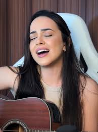 Cantora Sarah Mendes Oficial