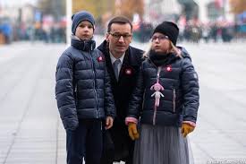 Docelowo utworzonych ma zostać 8000 punktów do ich przeprowadzania w całym kraju, po co najmniej jednym w każdej gminie. Premier Jakiego Nie Znamy Mateusz Morawiecki W Osobistym Wpisie O Polsce I Swoich Dzieciach Niezalezna