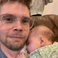 Allen Squires's Instagram, Twitter & Facebook