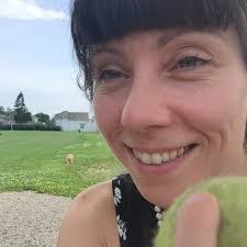 Elizabeth Bardon's Instagram, Twitter & Facebook