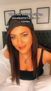 Stylish Sweatpants and Bra Combos for a Chic Look