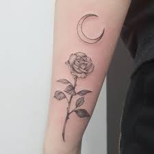 The Rose The Moon By Ilainktattoo Per Appuntamenti E Info 338 235 6447inkensotattoo Gmail Com Tattoos Tatt Tattoos Tattoos For Women Tattoos For Daughters