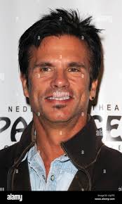 Lorenzo lamas hi-res stock photography and images
