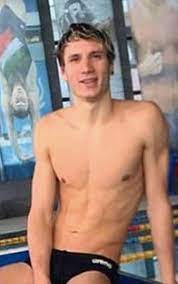 190 centimetri per un fisico atletico e preparato, frutto di anni di. I Medici Confermano Manuel Bortuzzo Non Potra Piu Camminare