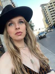 ZZ Ward