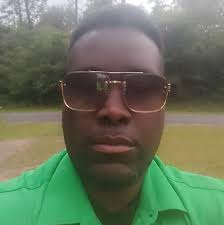 Yesterday, December 2nd, we lost one of our most outstanding basketball  players, Mr. Roshell Bellamy. Suppose anyone has old high school pictures  or newspaper clippings of Roshell Bellamy. Can you please send