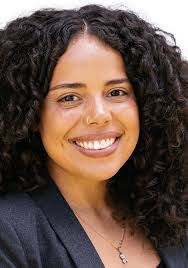 Amanda Iris's Instagram, Twitter & Facebook