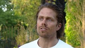 André Hazes zal knipperlichtrelatie houden met Monique'