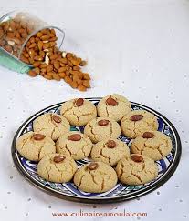 Ghriba Praline En 2020 Gateaux Et Desserts Recette De Cuisine Marocaine Ghriba