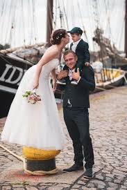 Browse 102 photos & 18 insider tips—and get there with komoot! Hochzeitsfotograf Hochzeitsfotos Kiel Hochzeit Fotos