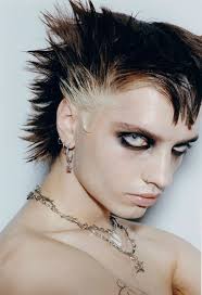 salemhuu by @lolabanet