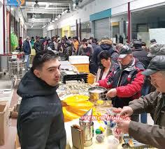 Festivalul mierii si targul apicol revin in acest weekend la era shopping park cu faguri, propolis, stupi, utilaje si echipamente apicole si bineinteles, o varietate foarte mare de miere de albine din cea mai buna si mai delicioasa! Prima Editie A Targului Apicol Din Vaslui Produse Multe Clienti Si Producatori Multumiti Vremea Noua Liderul Presei Vasluiene