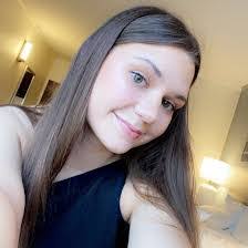 Kara Morin's Instagram, Twitter & Facebook