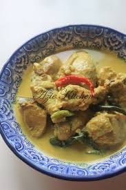 Dalam panduan ini, kami menggunakan 12 ramuan memasak untuk membuat resipi ayam masak lemak cili api campur belimbing buluh yang lazat dan lazat. Azie Kitchen