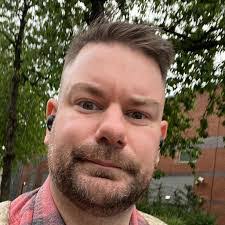 Adam Sutherland's Instagram, Twitter & Facebook