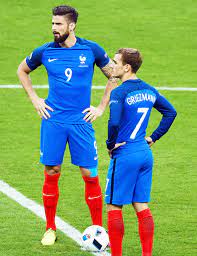 Oliver Giroud And Antoine Griezman Opening Game France Vs Rumania 10 6 16 Eurocup Antoine Griezmann Griezmann Soccer Guys