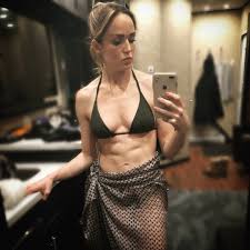 Caity Lotz Porn Pic - EPORNER
