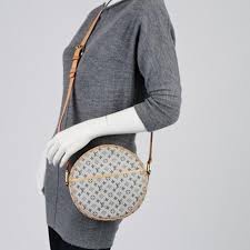 Authentic louis vuitton boite chapeau souple monogram round crossbody bag. Louis Vuitton Bags Auth Louis Vuitton Denim Crossbody Bag Vintage Poshmark